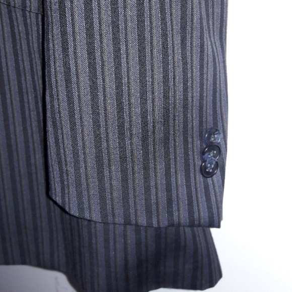 𝅺BEN SHERMAN Slim-Fit, Black Striped, Double-Vented Blazer, 42R - Picture 8 of 10
